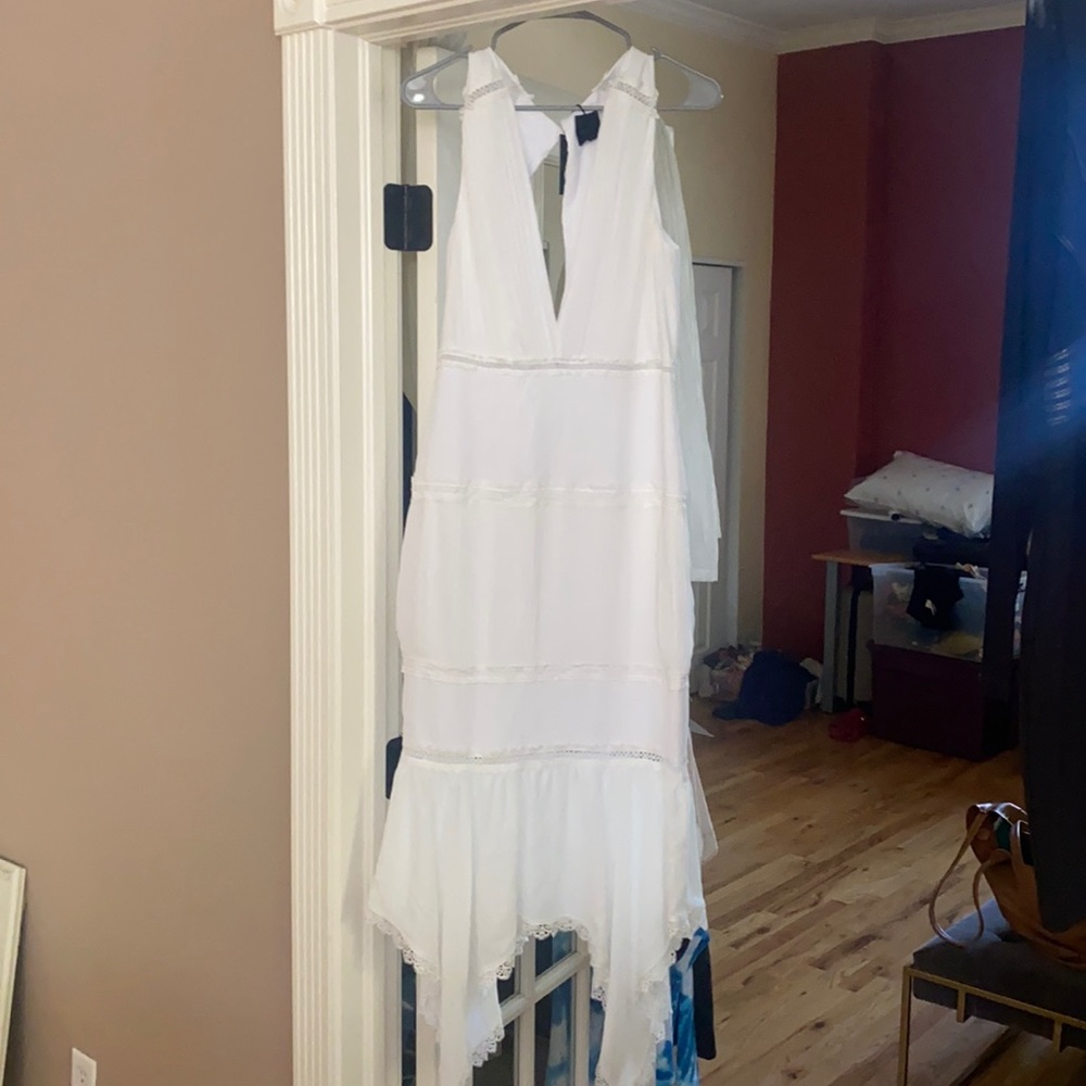 Beautiful White Dress with Lace finishings! Size M. NEW WITH TAGS